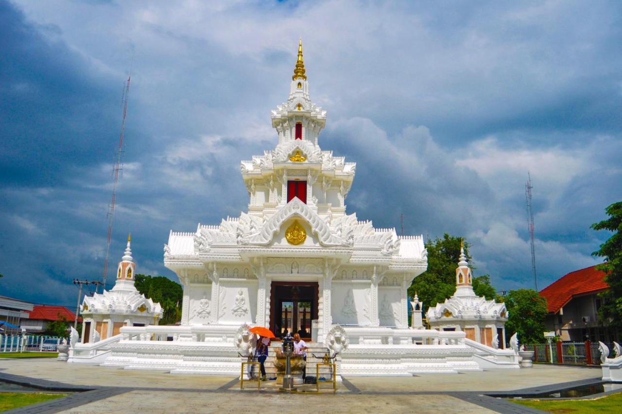 Pura Nakhon Hotel Nakhon Si Thammarat Bagian luar foto