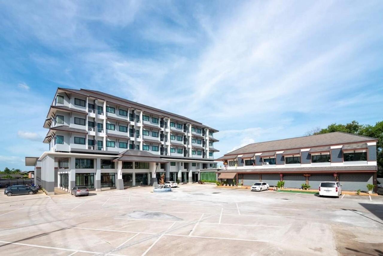 Pura Nakhon Hotel Nakhon Si Thammarat Bagian luar foto